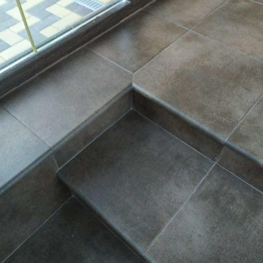 Керамогранит ступень 32x32 10мм Atrium Mocca Eckflorentiner матовая Westerwalder